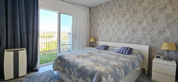 Image No.21-3 Bed Semi-Detached for sale