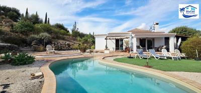 For-sale-one-level-villa-Vinuela--17-