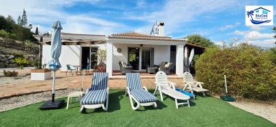 For-sale-one-level-villa-Vinuela--18-