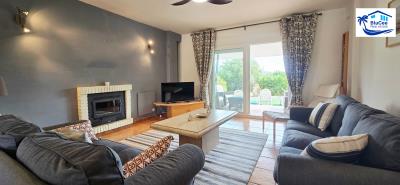 For-sale-one-level-villa-Vinuela--26-