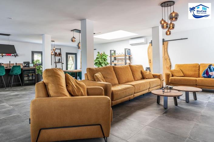 Image No.2-3 Bed Country House for sale