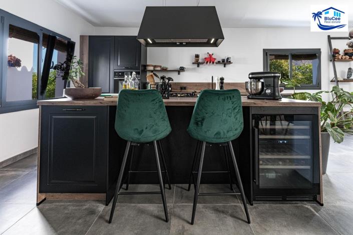 Image No.7-3 Bed Country House for sale