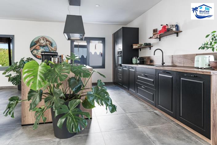 Image No.9-3 Bed Country House for sale