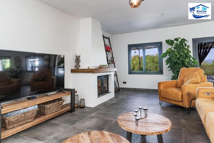 Image No.5-3 Bed Country House for sale