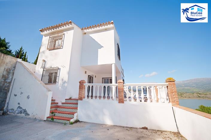 Image No.10-3 Bed Villa / Detached for sale