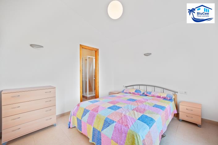 Image No.12-3 Bed Villa / Detached for sale