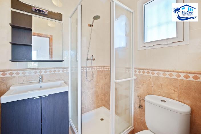 Image No.14-3 Bed Villa / Detached for sale