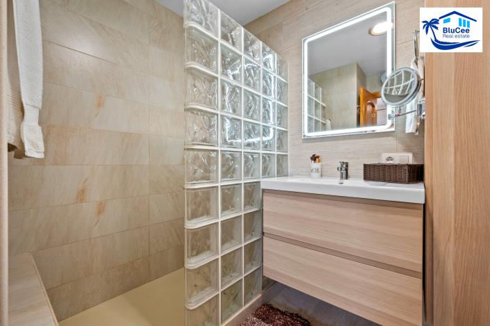 Image No.17-3 Bed Chalet for sale