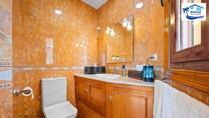 Image No.19-3 Bed Chalet for sale