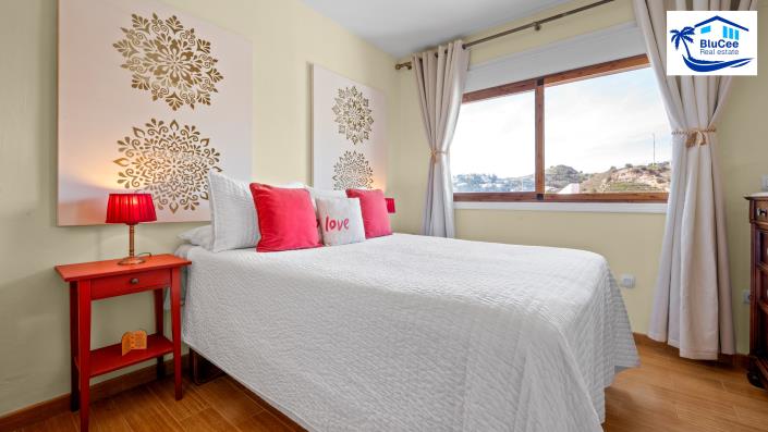 Image No.26-3 Bed Chalet for sale