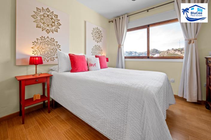 Image No.25-3 Bed Chalet for sale