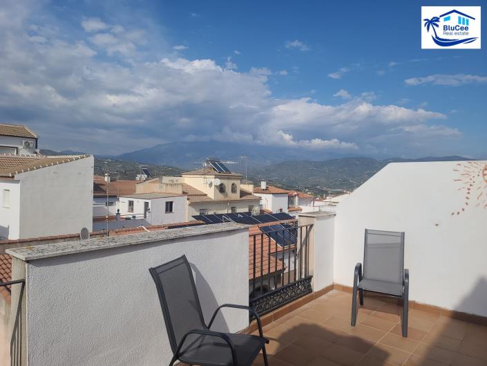 Image No.25-3 Bed Townhouse for sale