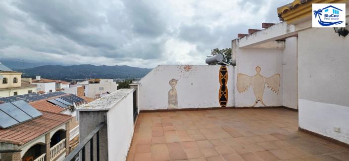 Image No.26-3 Bed Townhouse for sale