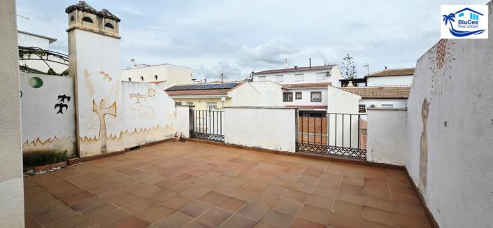 Image No.28-3 Bed Townhouse for sale