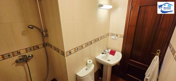 Image No.31-3 Bed Townhouse for sale