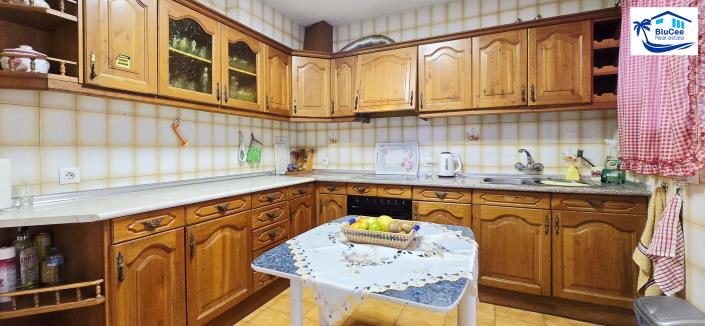 Image No.6-3 Bed Townhouse for sale