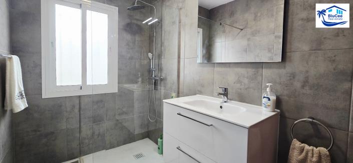 Image No.17-3 Bed Townhouse for sale