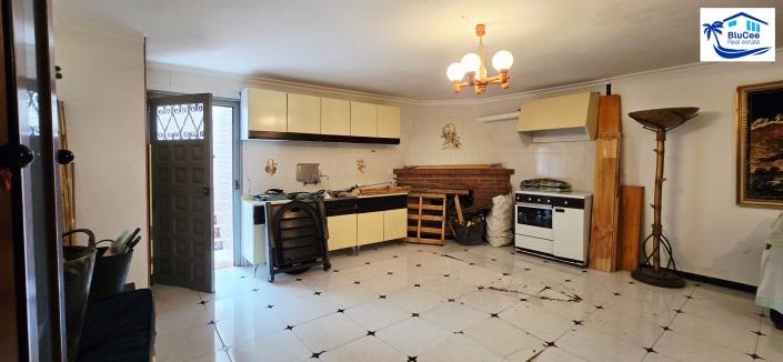 Image No.25-3 Bed Townhouse for sale