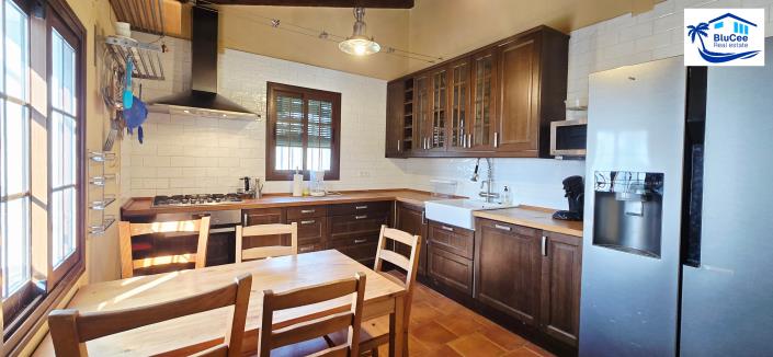 Image No.12-3 Bed Country House for sale