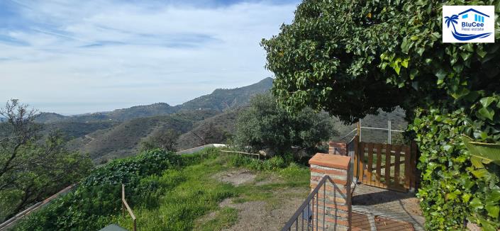 Image No.50-3 Bed Country House for sale