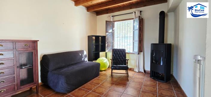 Image No.20-3 Bed Country House for sale