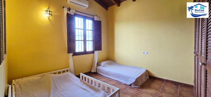 Image No.28-3 Bed Country House for sale