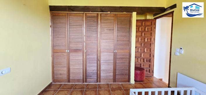 Image No.30-3 Bed Country House for sale