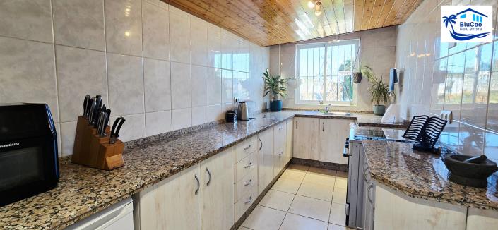 Image No.8-3 Bed Country House for sale