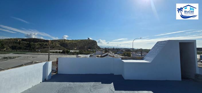 Image No.40-4 Bed Townhouse for sale
