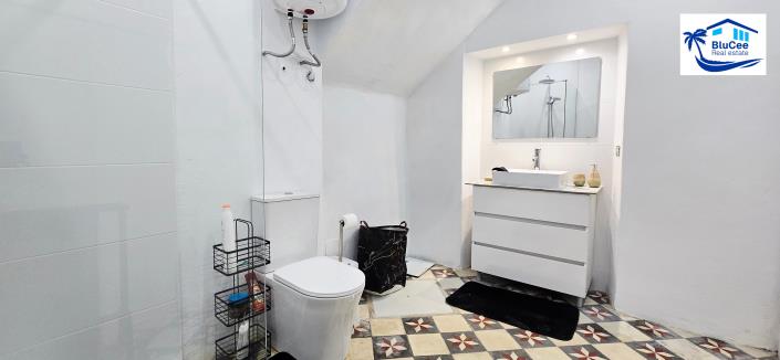 Image No.37-4 Bed Townhouse for sale