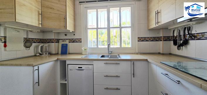 Image No.18-3 Bed Semi-Detached for sale
