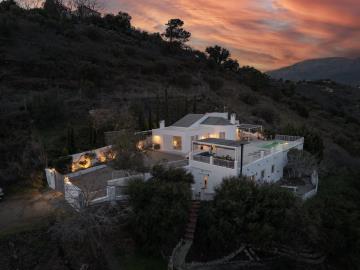 For-sale-villa-in-Competa-Andalusia---BluCee-Real-Estate--10-