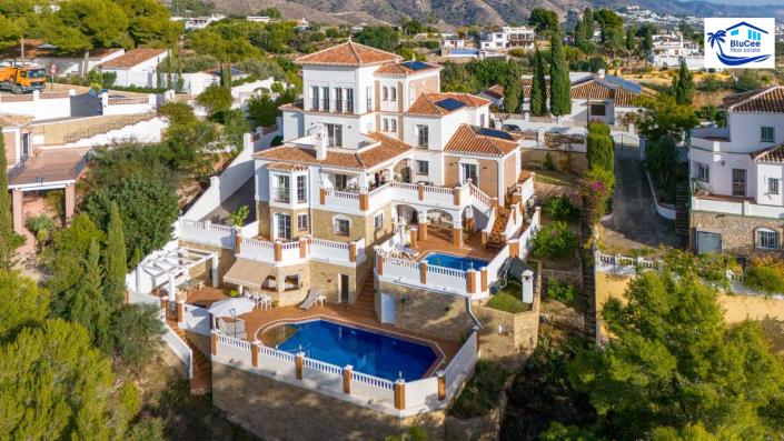 Image No.3-5 Bed Villa for sale