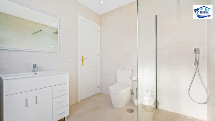 Image No.25-5 Bed Villa for sale
