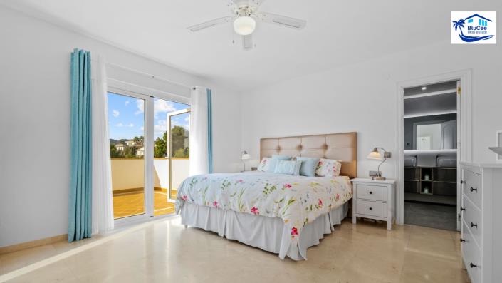 Image No.40-5 Bed Villa for sale
