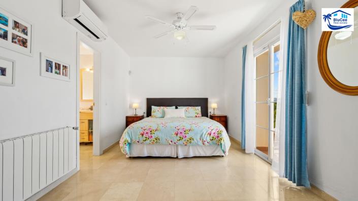 Image No.42-5 Bed Villa for sale