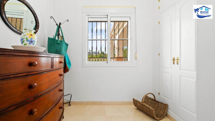 Image No.50-5 Bed Villa for sale