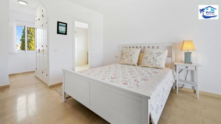 Image No.41-5 Bed Villa for sale