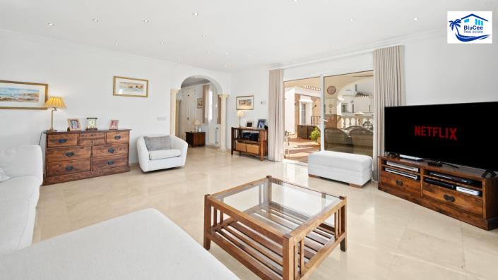 Image No.17-5 Bed Villa for sale
