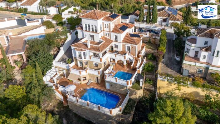 Image No.5-5 Bed Villa for sale
