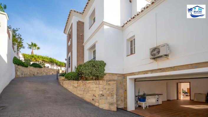 Image No.59-5 Bed Villa for sale