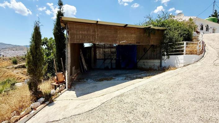 Image No.5-2 Bed Country House for sale