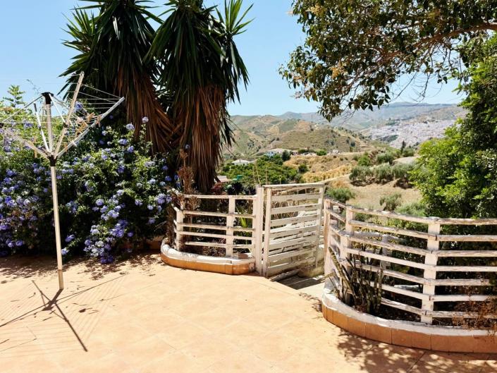 Image No.9-2 Bed Country House for sale