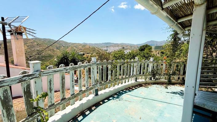 Image No.20-2 Bed Country House for sale