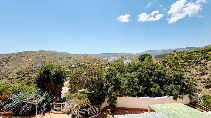 Image No.18-2 Bed Country House for sale