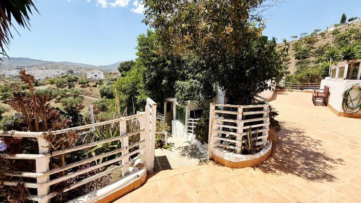 Image No.27-2 Bed Country House for sale
