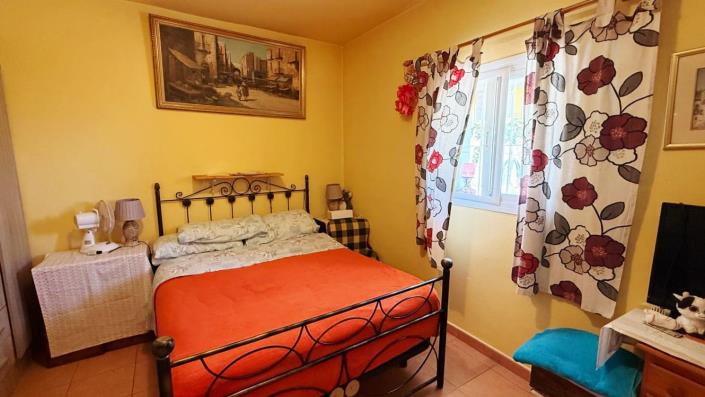 Image No.36-2 Bed Country House for sale