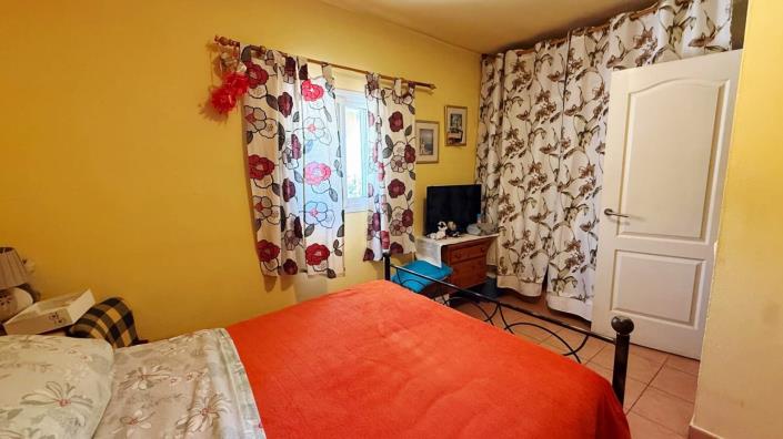 Image No.37-2 Bed Country House for sale