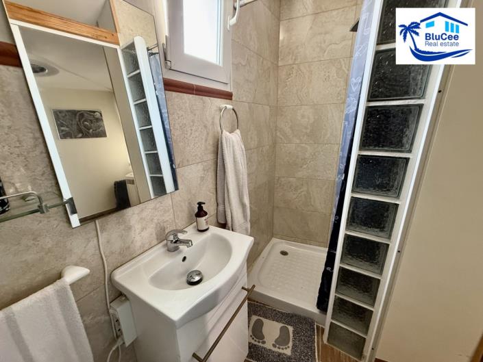 Image No.3-7 Bed Villa for sale