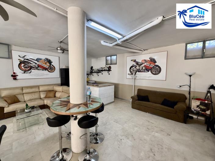 Image No.7-7 Bed Villa for sale
